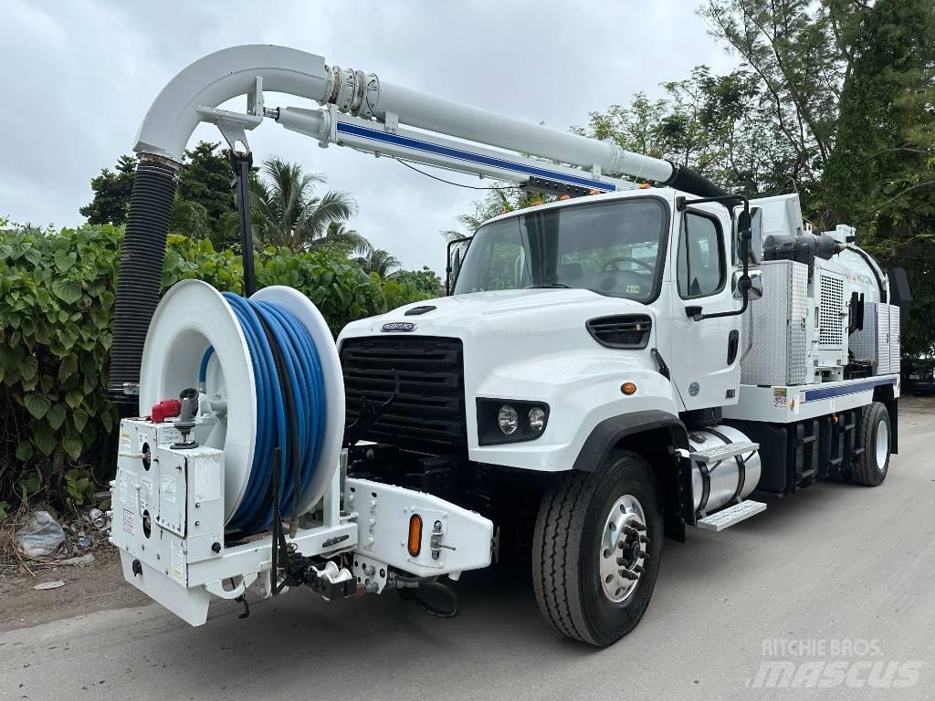 Freightliner 114 SD Slamsuger