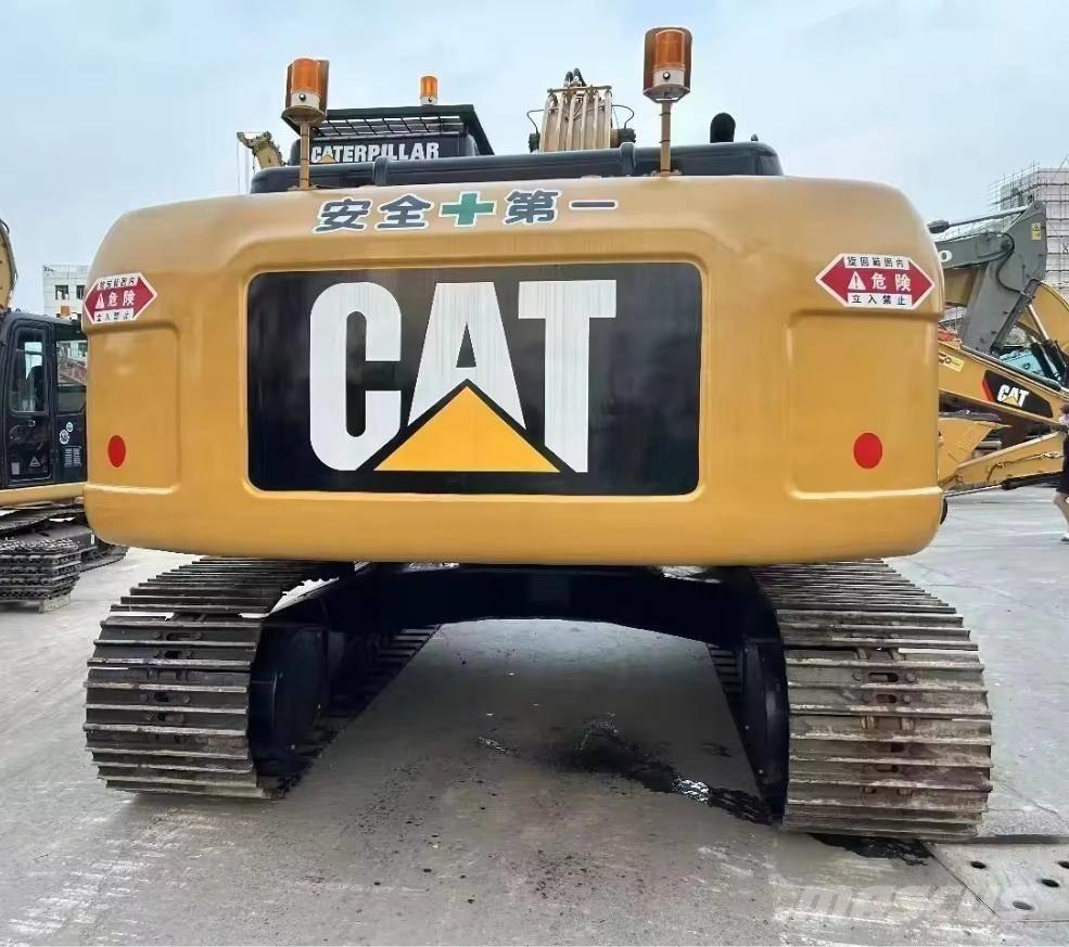 CAT 323 D Gravemaskiner på larvebånd