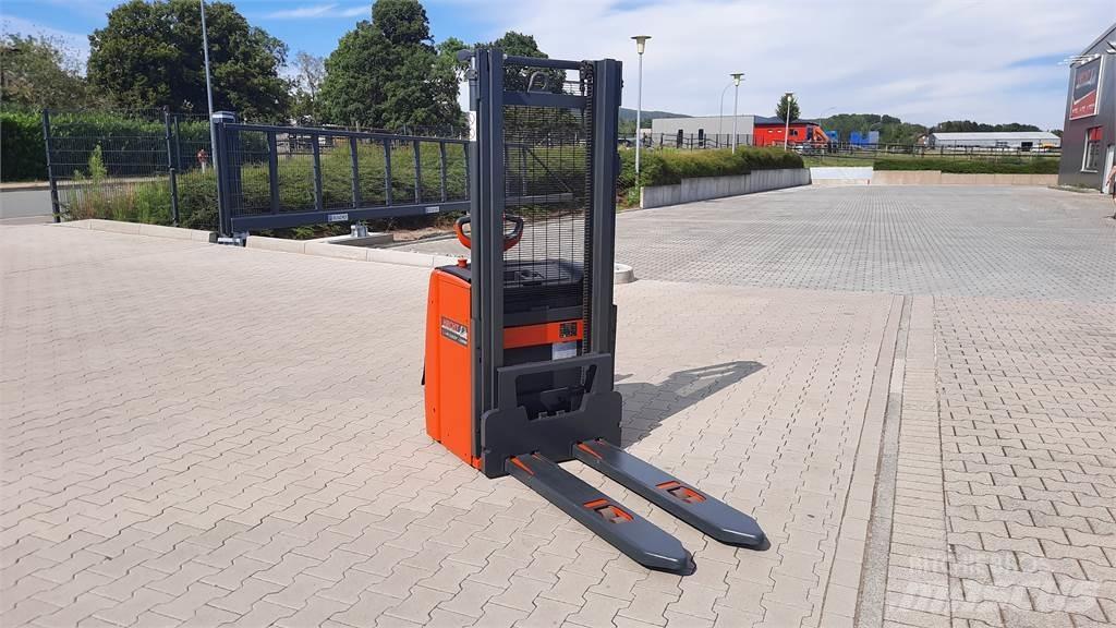 Linde L16 - BR1173 Gaffelstabler med gående fører