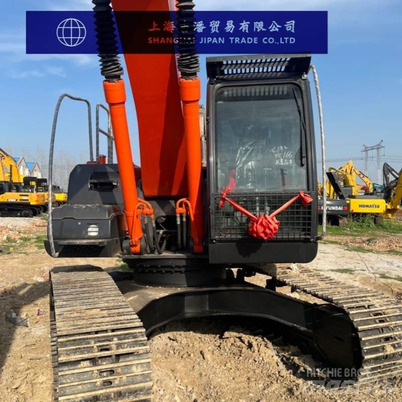 Hitachi ZX 240 Gravemaskiner på larvebånd