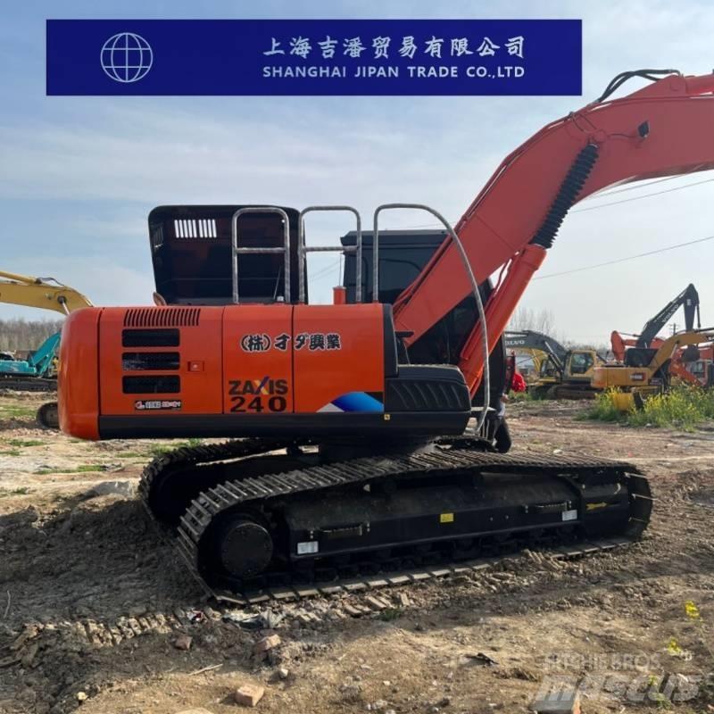 Hitachi ZX 240 Gravemaskiner på larvebånd