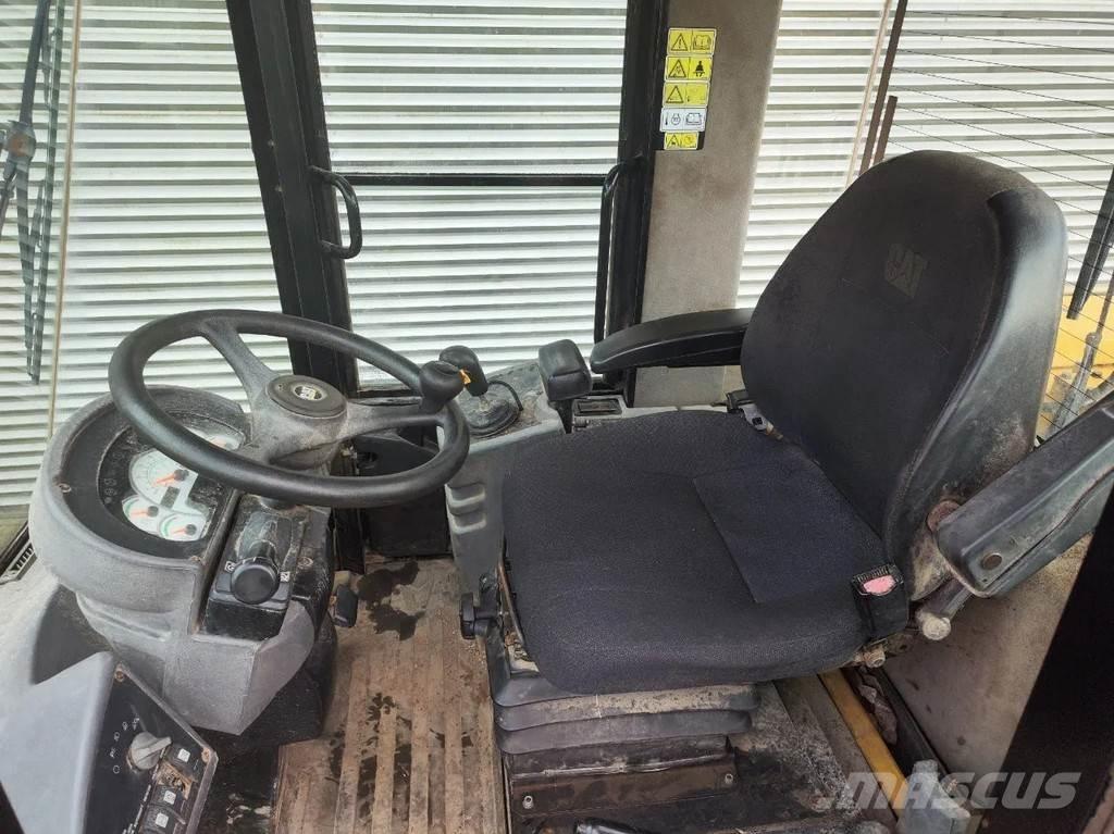 CAT 930G Læssemaskiner på hjul