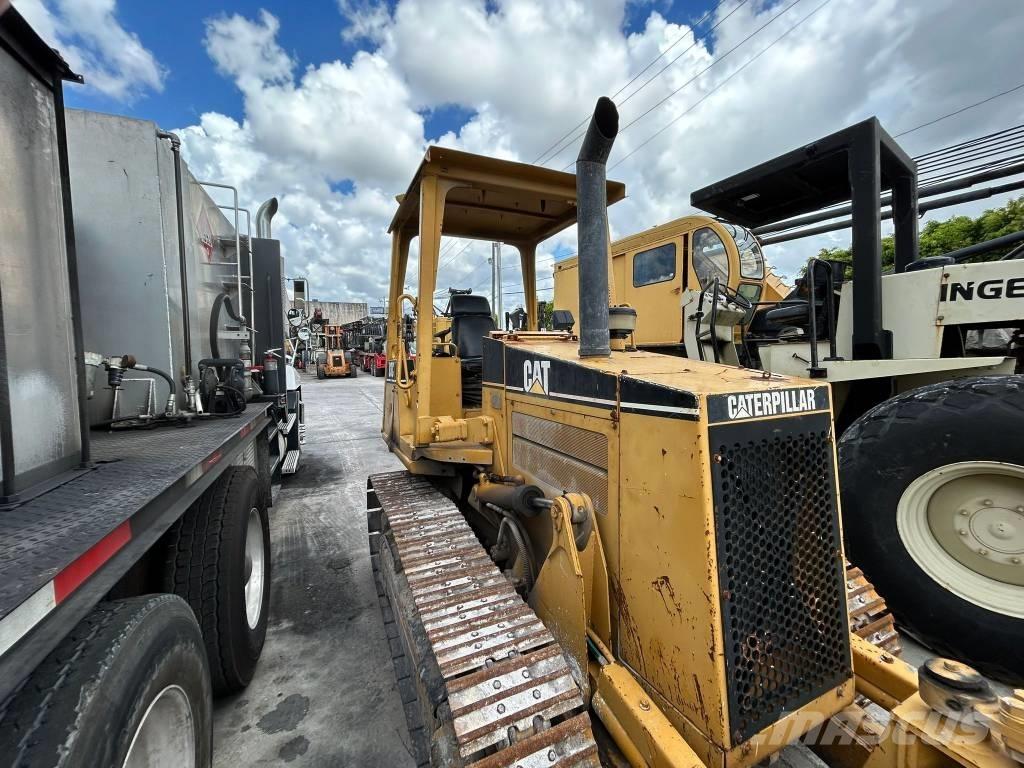 CAT D 3 C III Bulldozer på larvebånd