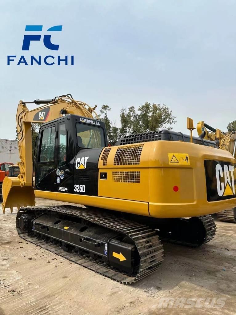 CAT 325D Gravemaskiner på larvebånd
