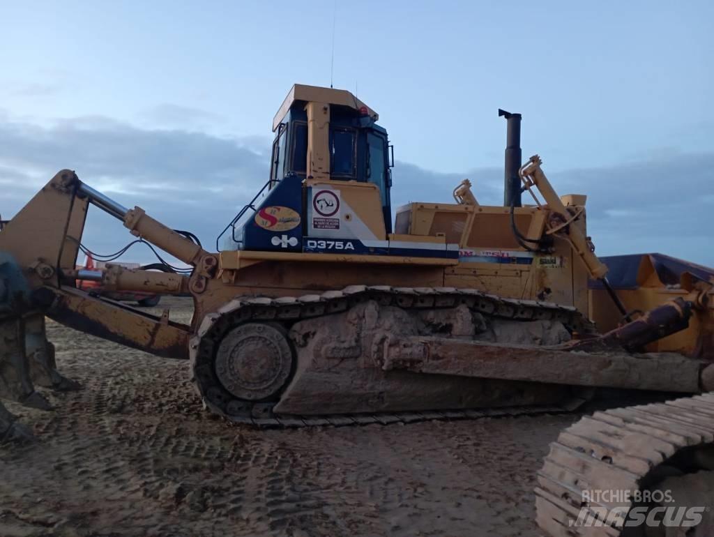 Komatsu D 375 A-2 Bulldozer på larvebånd