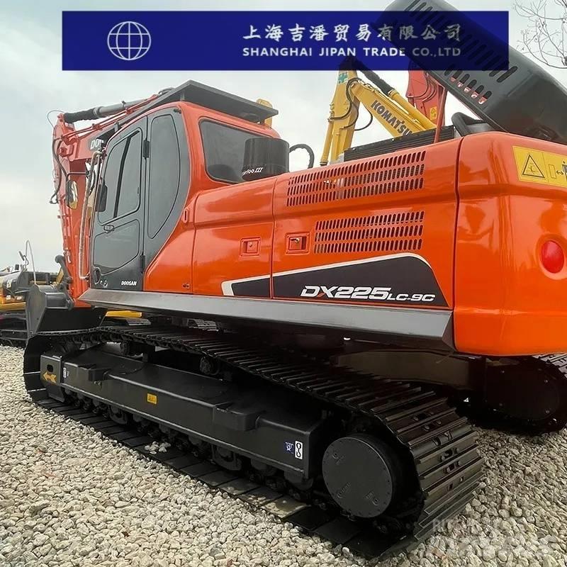Doosan DX 225 Gravemaskiner på larvebånd