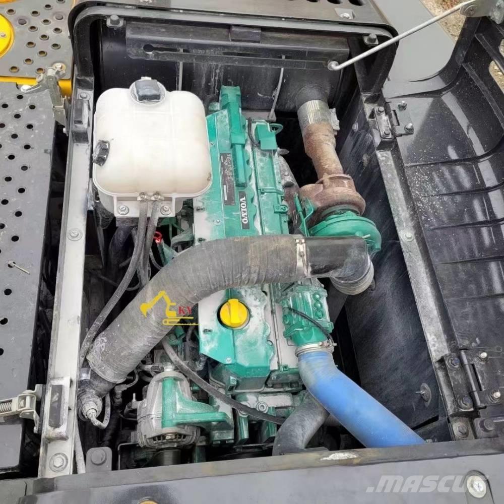 Volvo 240 Gravemaskiner på larvebånd