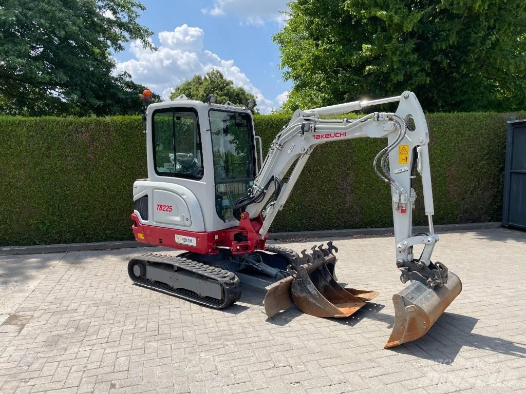 Takeuchi TB 225 Minigravemaskiner