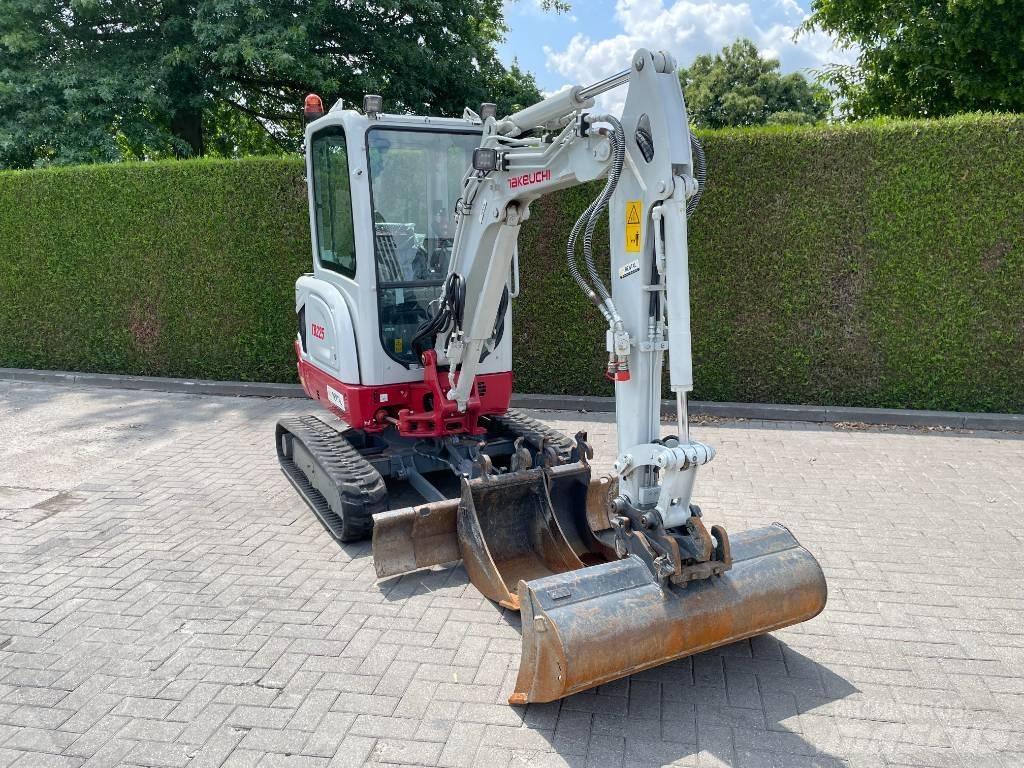 Takeuchi TB 225 Minigravemaskiner