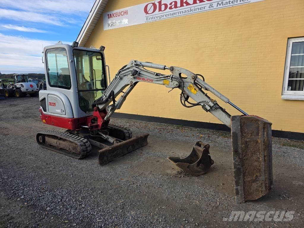 Takeuchi TB 225 Minigravemaskiner