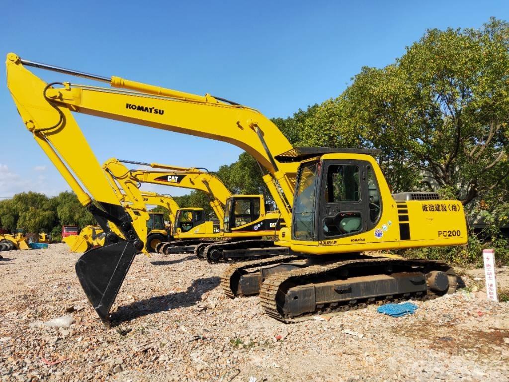 Komatsu PC200-6 Gravemaskiner på larvebånd