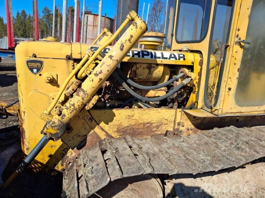 CAT D 4 D Bulldozer på larvebånd