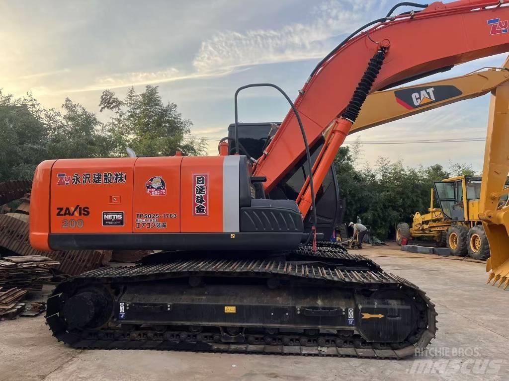 Hitachi ZX 200 Gravemaskiner på larvebånd