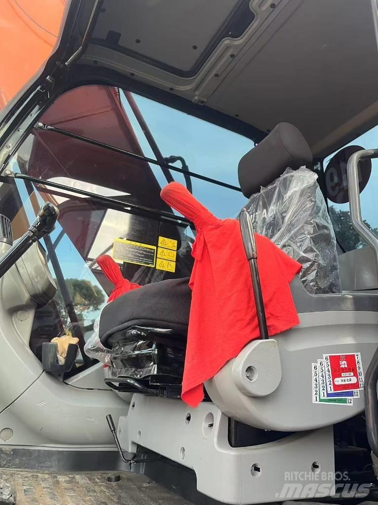 Hitachi ZX 200 Gravemaskiner på larvebånd
