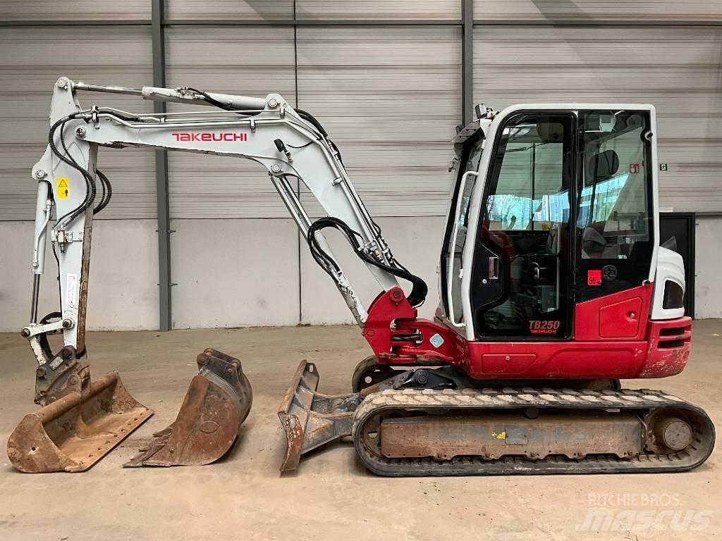 Takeuchi TB 250-2 Minigravemaskiner