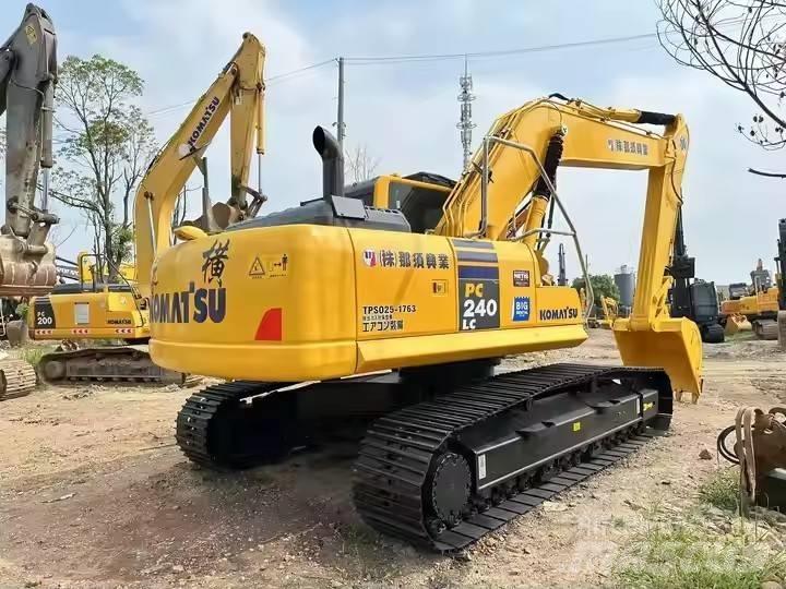 Komatsu PC240 Gravemaskiner på larvebånd
