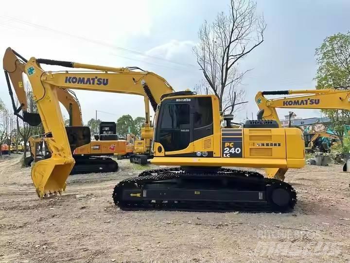 Komatsu PC240 Gravemaskiner på larvebånd