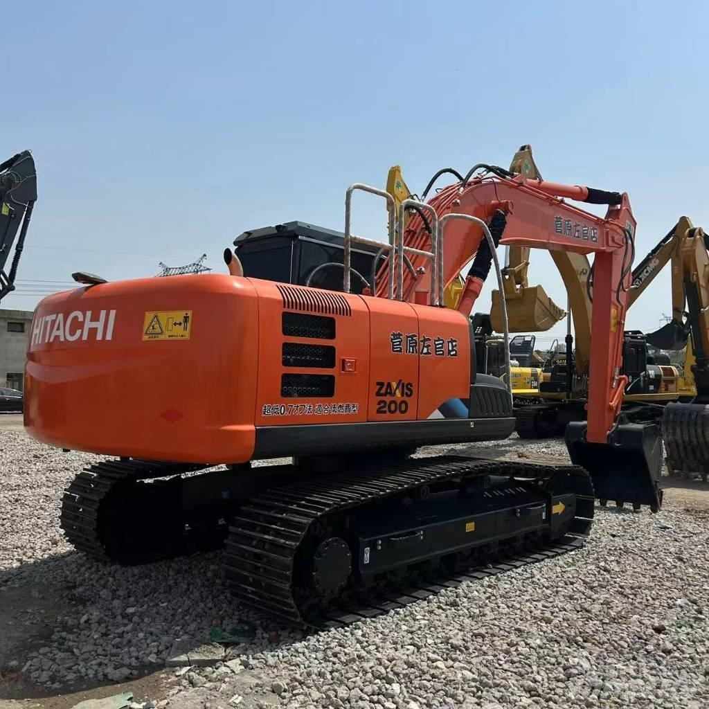 Hitachi 200-3 Gravemaskiner på larvebånd