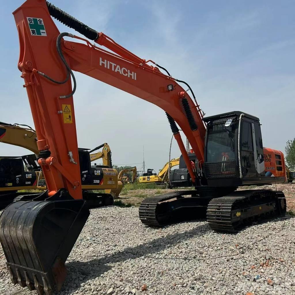 Hitachi 200-3 Gravemaskiner på larvebånd