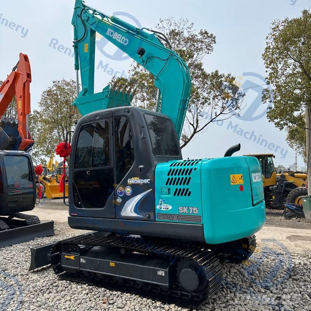 Kobelco SK75 Gravemaskiner på larvebånd