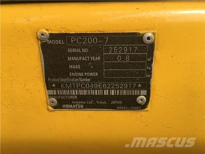 Komatsu PC 200-7 Gravemaskiner på larvebånd