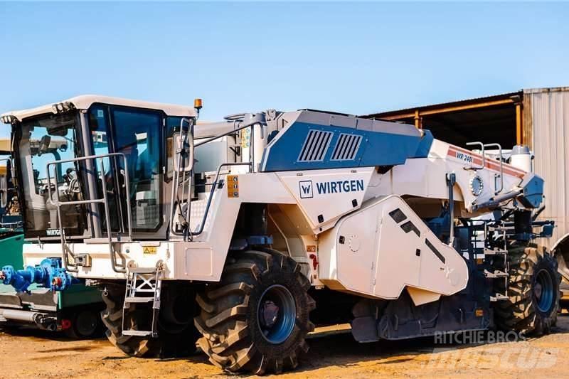 Wirtgen WR240 Andre lastbiler