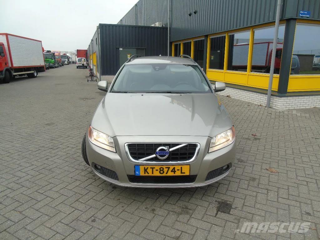 Volvo V70 + manual Biler