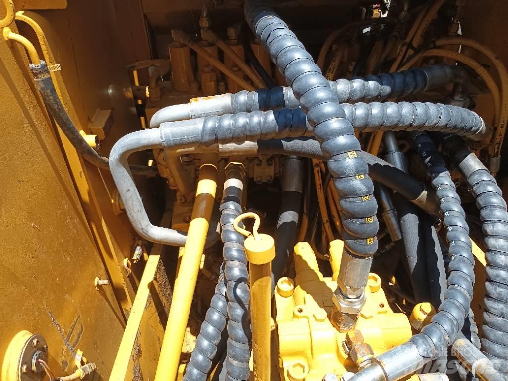 CAT 320 D2 Gravemaskiner på larvebånd