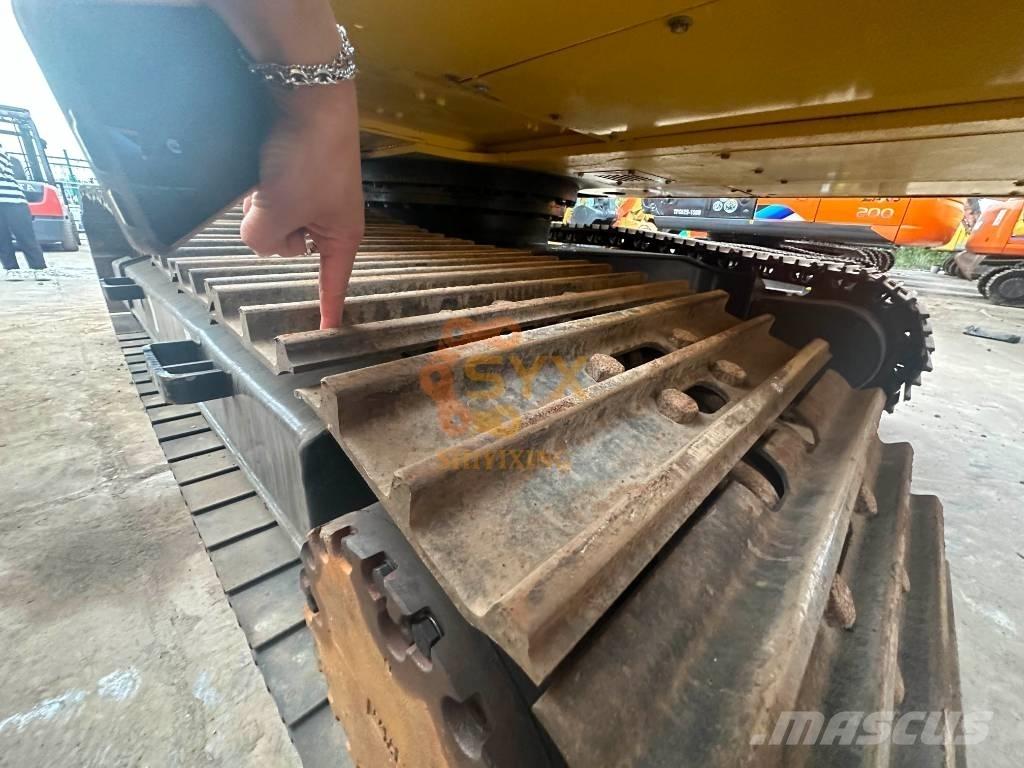 Komatsu PC 220-8 Gravemaskiner på larvebånd