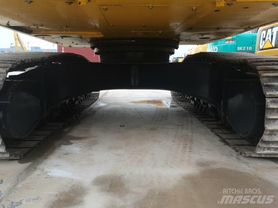 Komatsu PC 220-8 Gravemaskiner på larvebånd