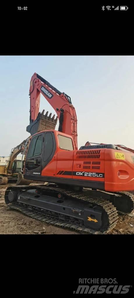 Doosan DX 220 Gravemaskiner på larvebånd