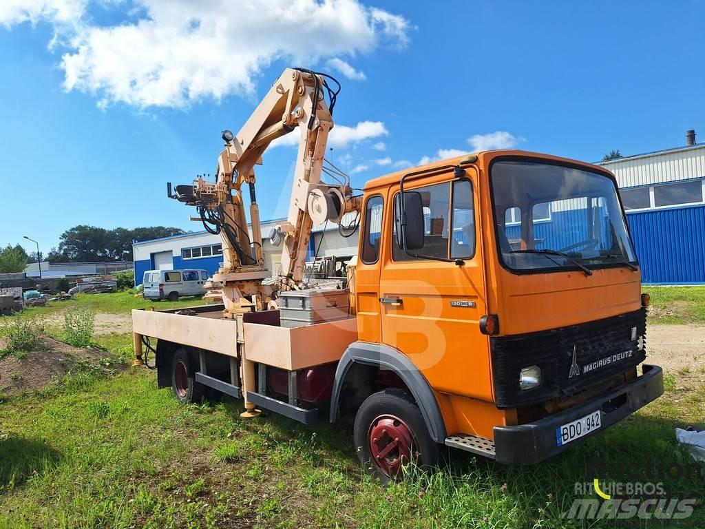 Magirus 130 M 8 Lastbil med lad/Flatbed
