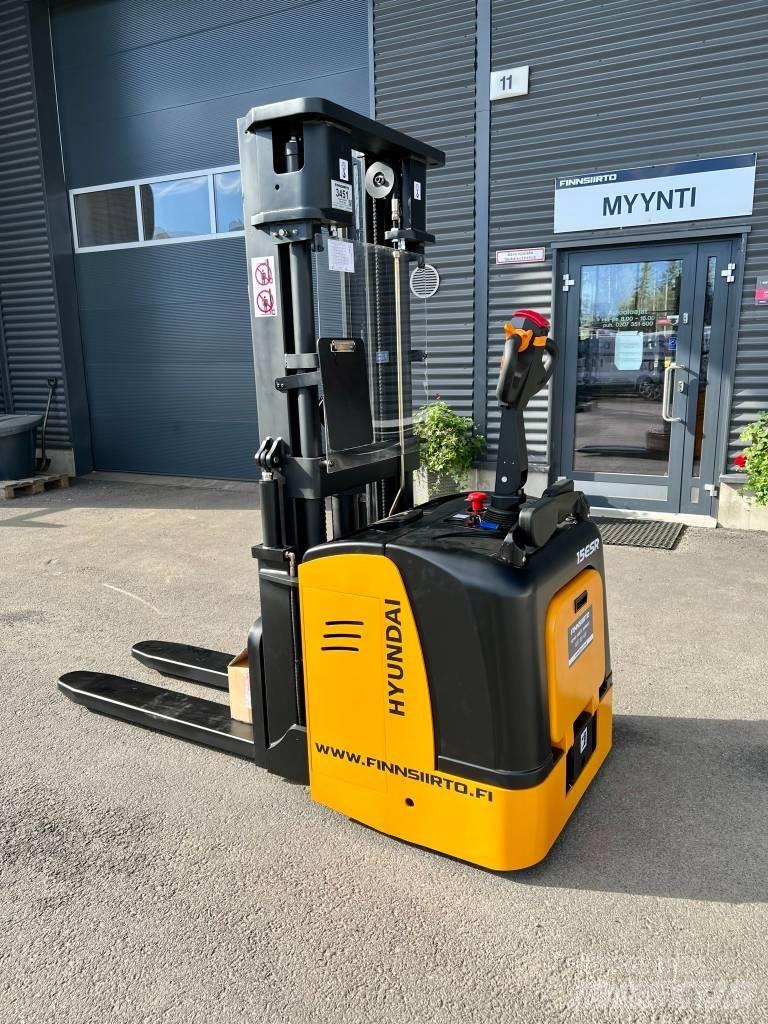 Hyundai 15ESR Selvkørende stablere