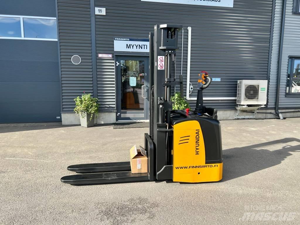 Hyundai 15ESR Selvkørende stablere