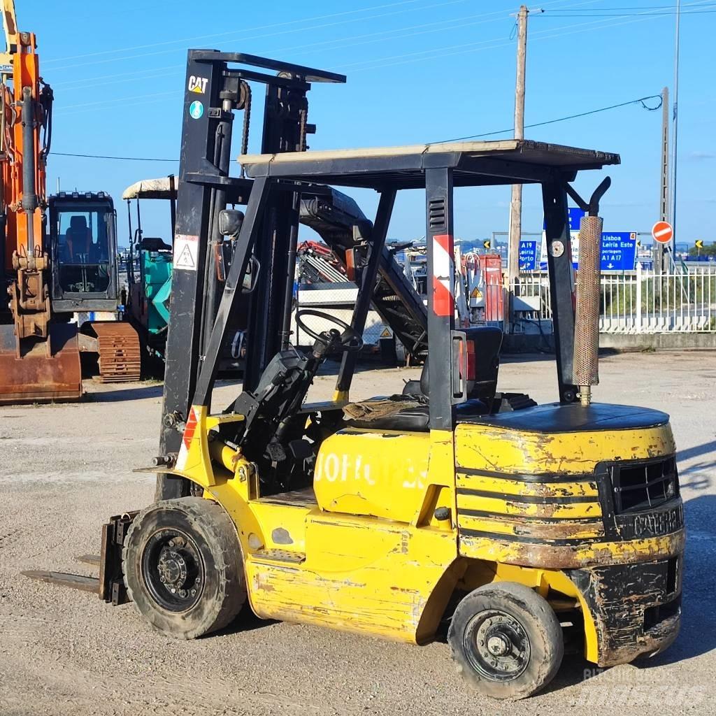 CAT DP 25 Diesel gaffeltrucks