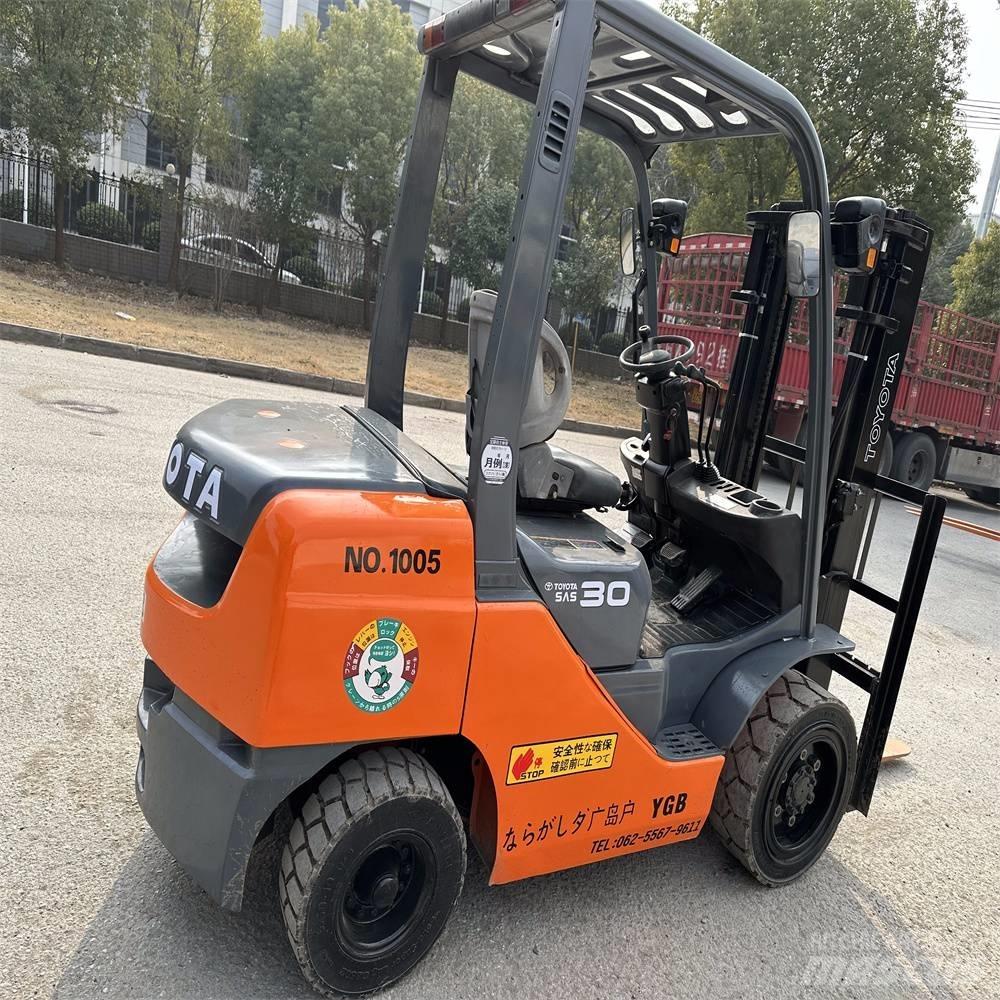 Toyota 8 FDK 30 Diesel gaffeltrucks