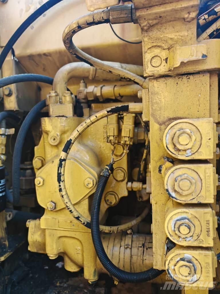 Komatsu PW 130ES-6K Gravemaskiner på hjul