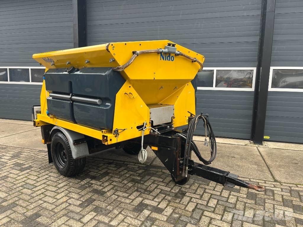 Nido Stratos Sand- og saltspredere