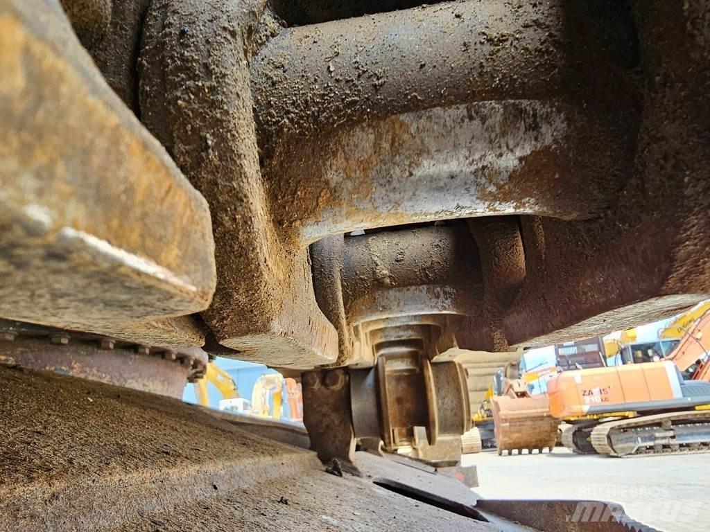 Komatsu PC210LC-8 Gravemaskiner på larvebånd