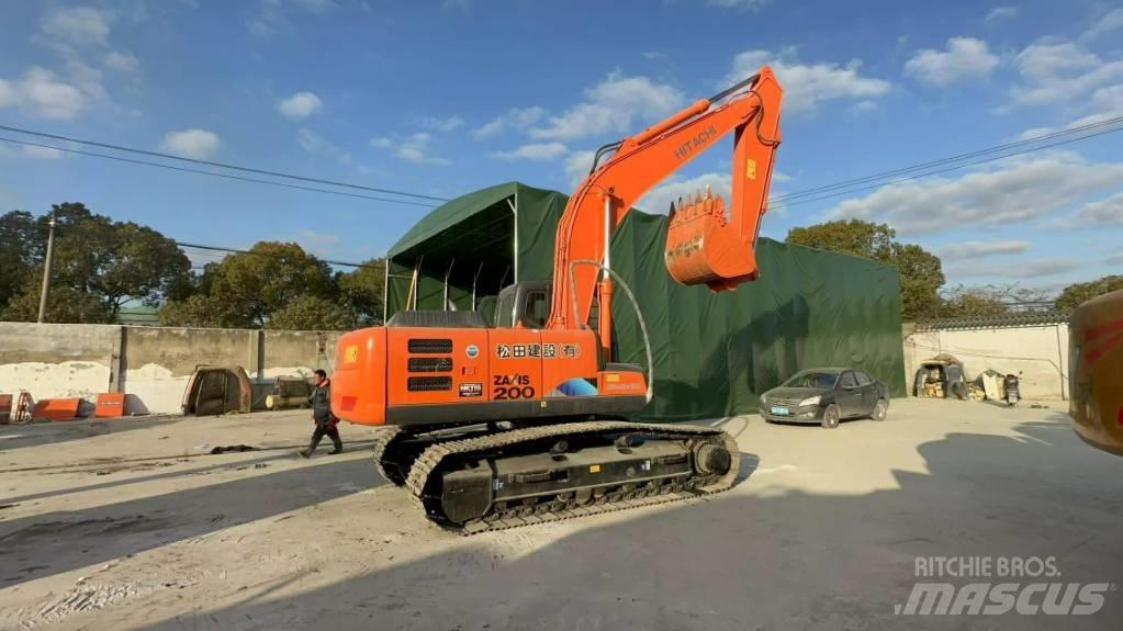 Hitachi ZX 200 Gravemaskiner på larvebånd