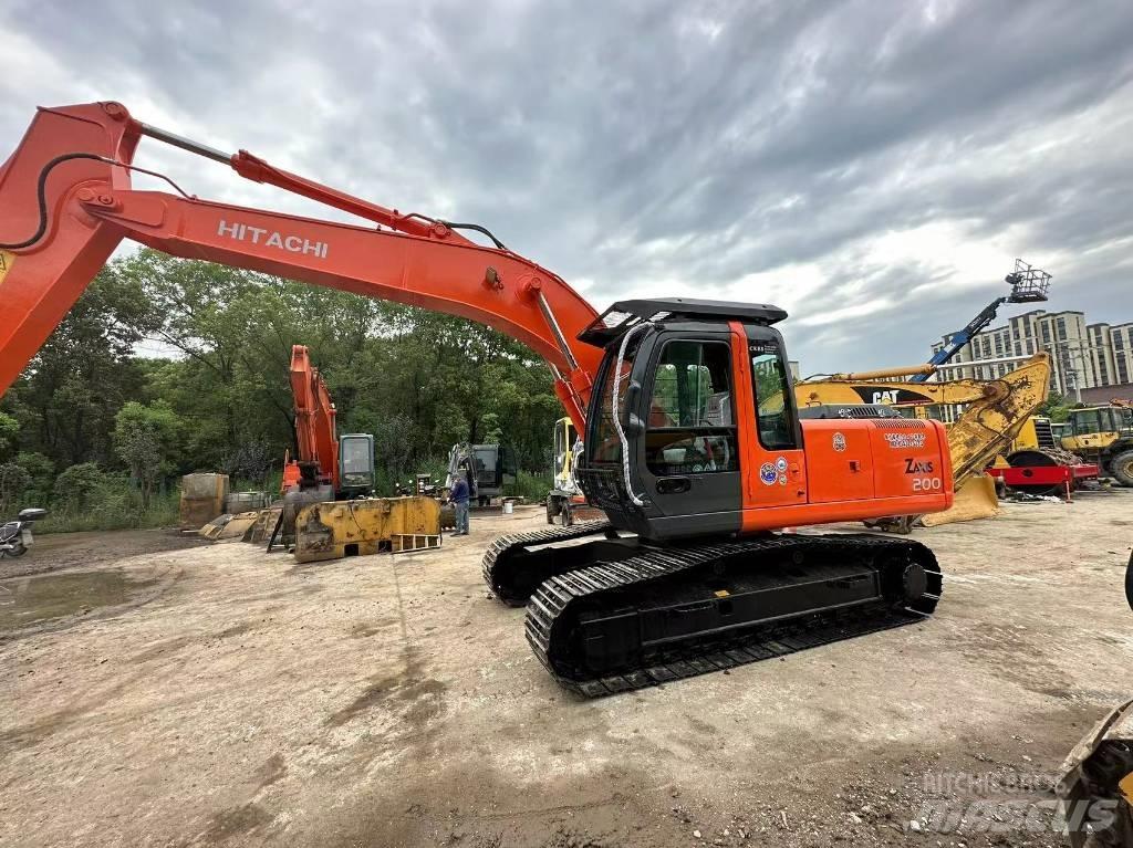 Hitachi ZX 200 Gravemaskiner på larvebånd