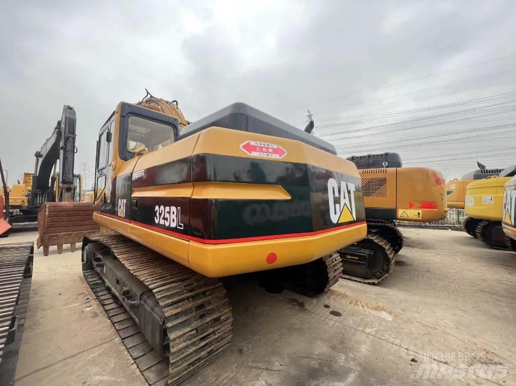 CAT 325 B L Gravemaskiner på larvebånd