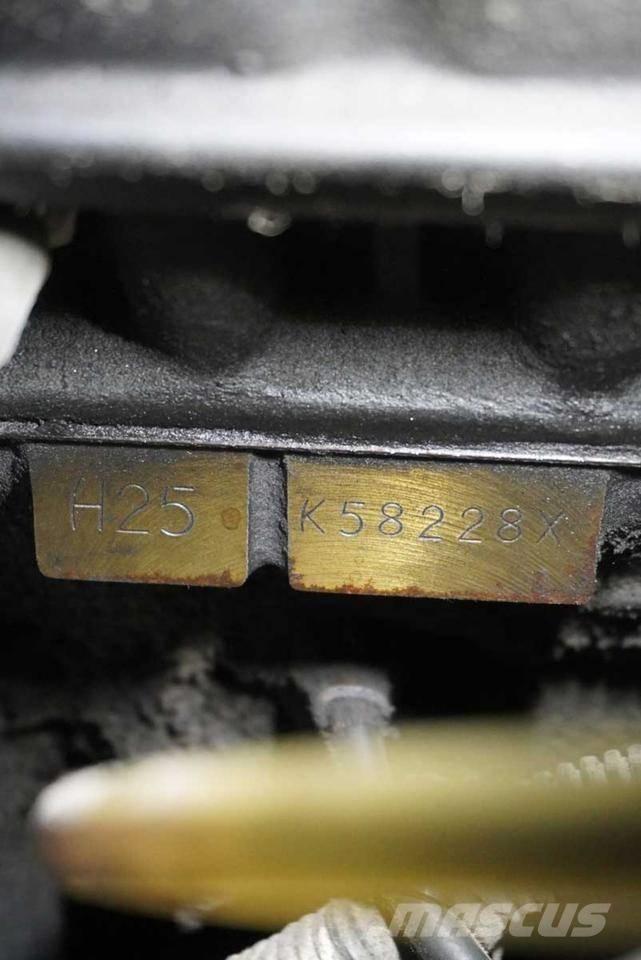 Nissan UGD02 A 32 PQ LPG gaffeltrucks