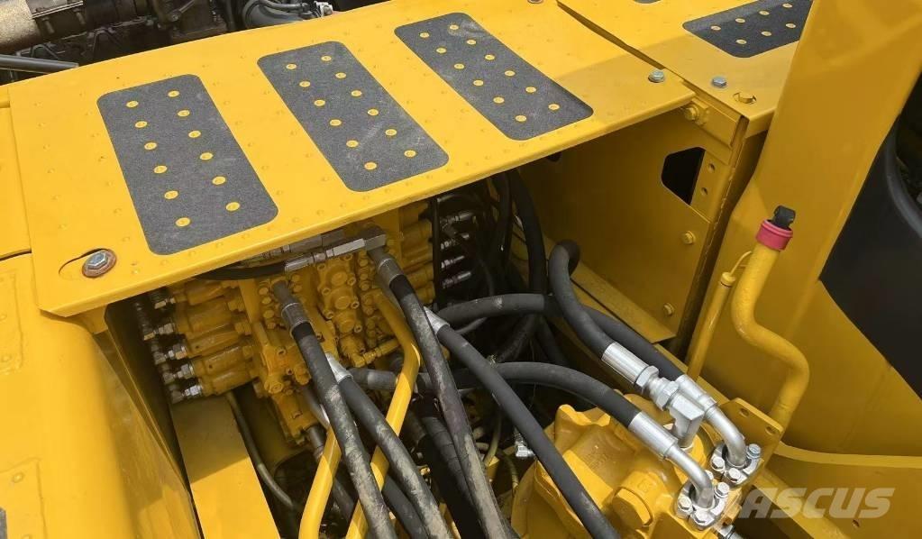 Komatsu PC200-7 Gravemaskiner på larvebånd