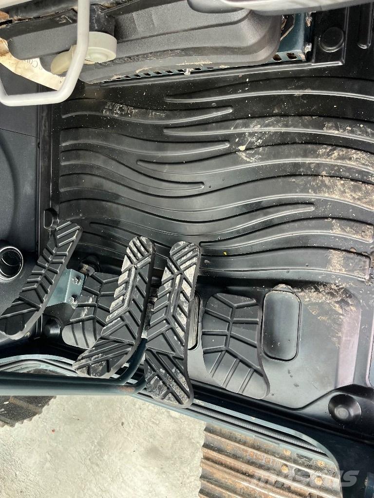 Hyundai HX140L Gravemaskiner på larvebånd