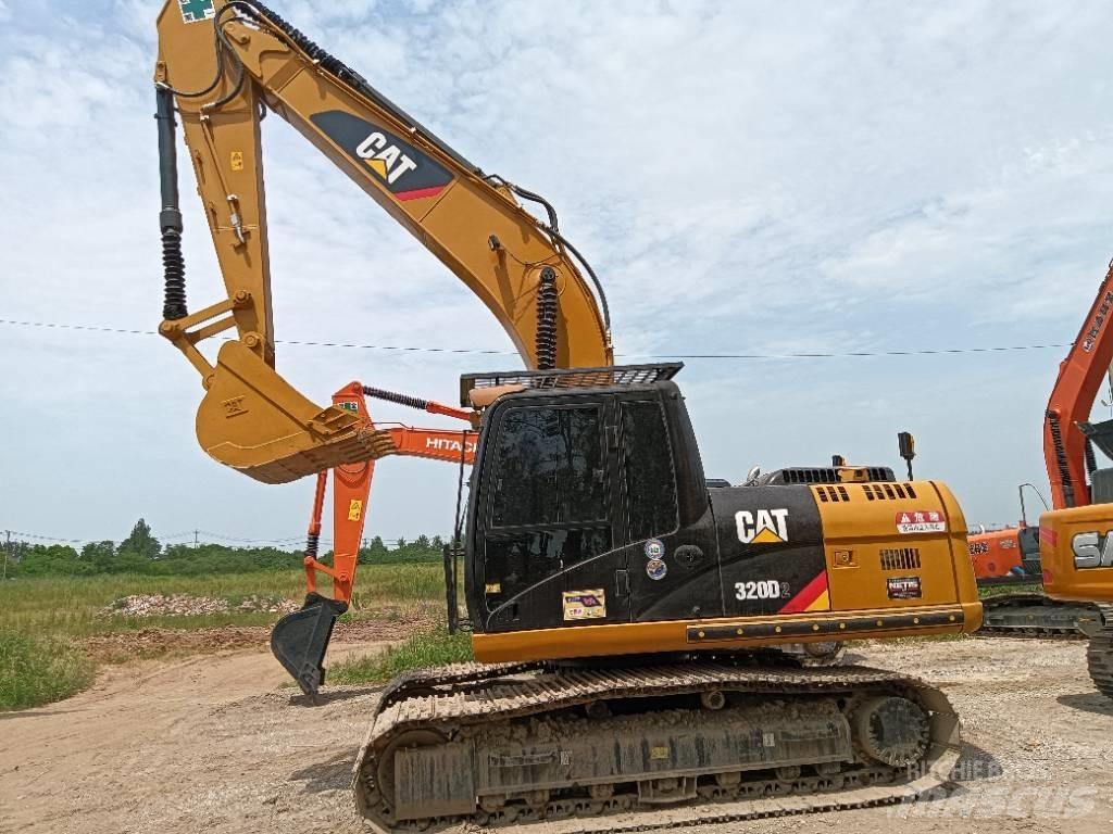 CAT 320D2 Midi-gravemaskiner 7t - 12t