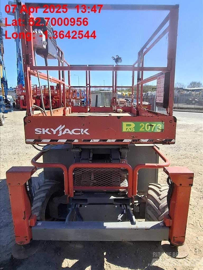 SkyJack SJ 6832 RT Saxlifte