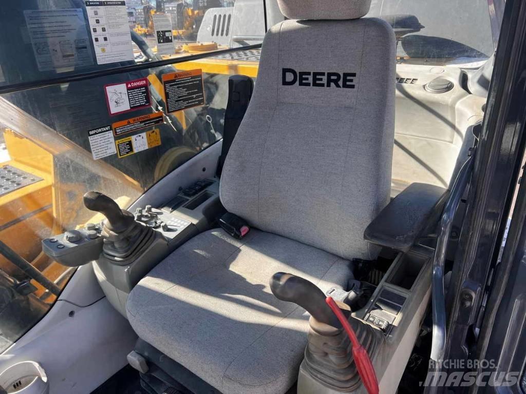DEERE 210G LC Gravemaskiner på larvebånd