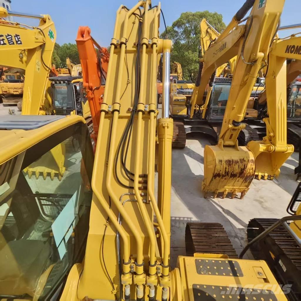 Komatsu PC 220-8 Gravemaskiner på larvebånd