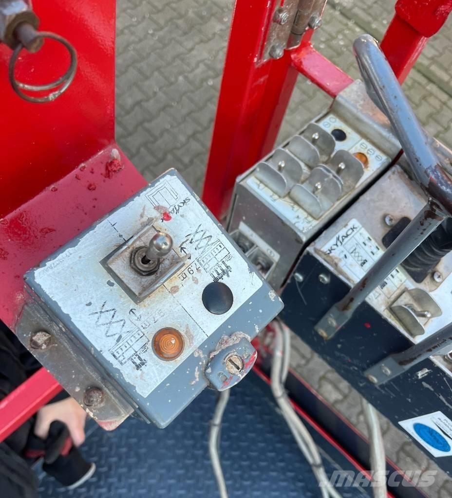 SkyJack SJ 6832 RT Saxlifte